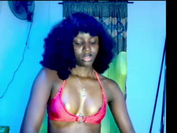 ebony petiteque