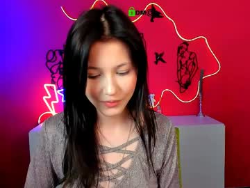 lara moon1