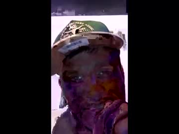 lookhim25