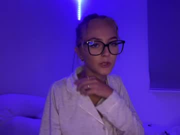 kitty03xo